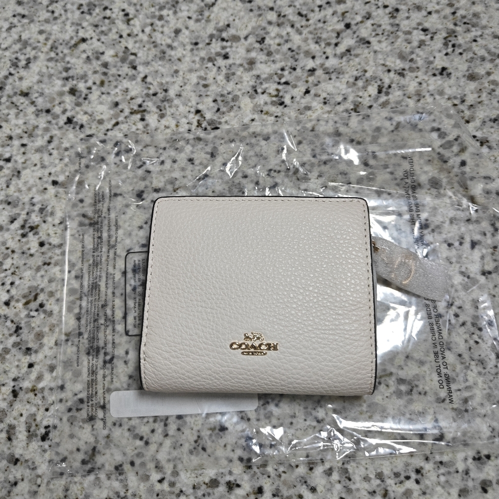 Coach X Peanuts Snap Wallet (Gold/Chalk) - Picture 4 of 8